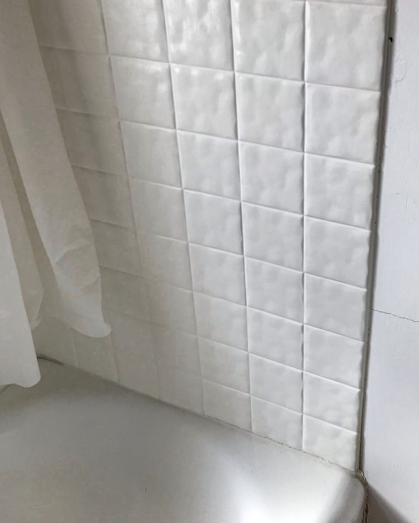 Before of Bathtub replacement in Milwaukee, WI